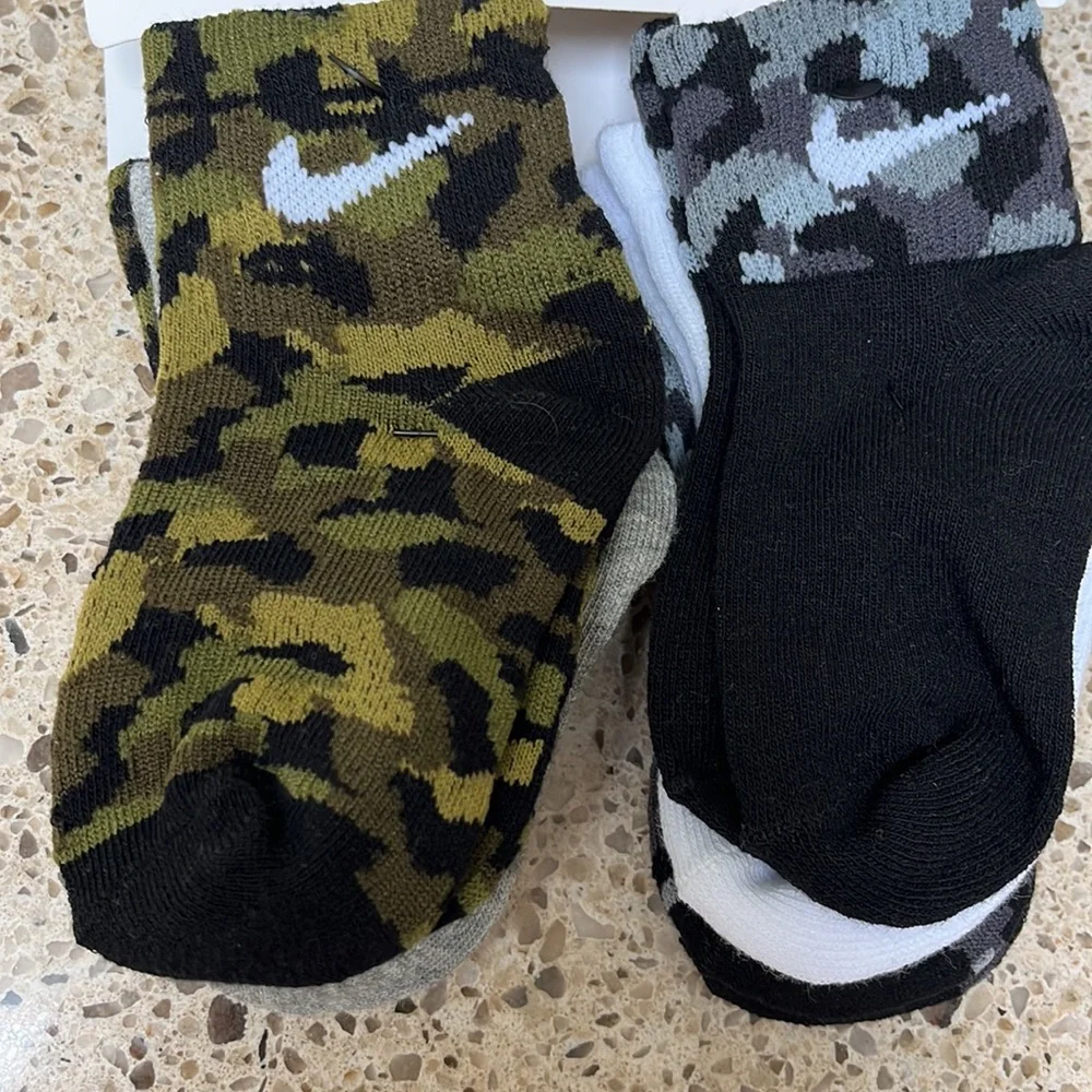 Nike boys 6 pack ankle socks - Picture 2 of 9